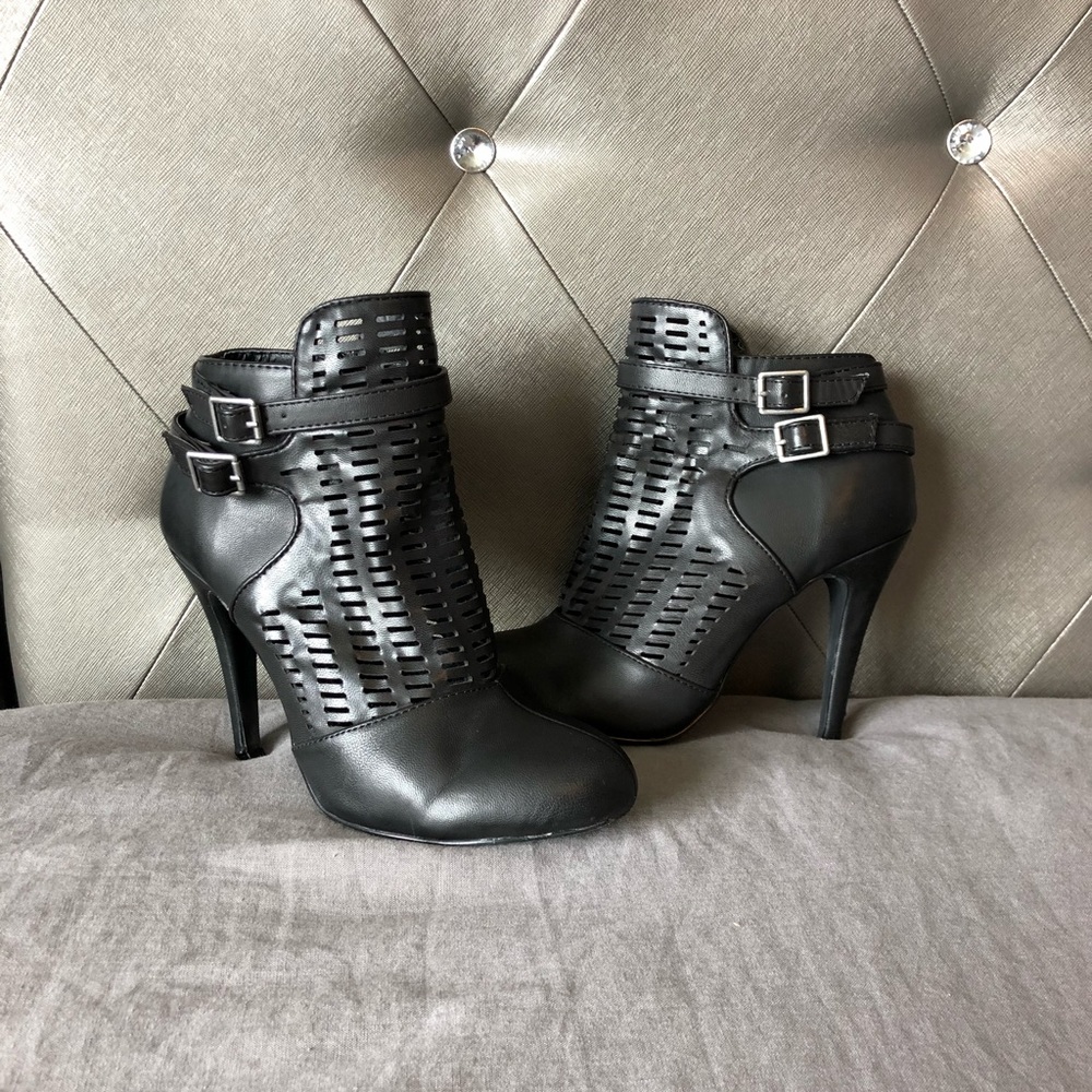 👠Michael Antonio Size 7.5 Booties 4 Inch Heel 👠